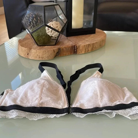 Victorias Secret white bralette - Picture 3 of 6